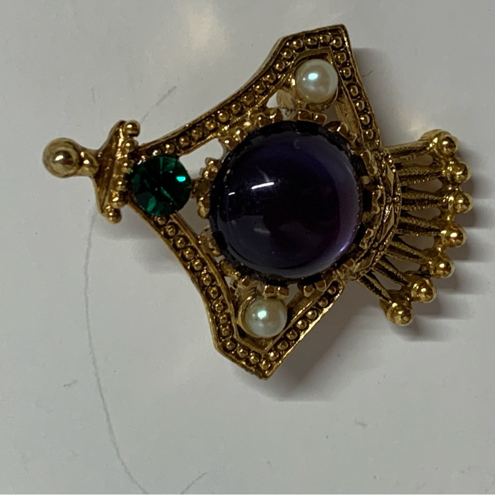 Victorian era brooch pin
